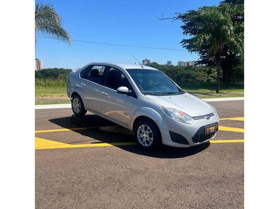 FORD FIESTA 1.6 ROCAM SEDAN 8V FLEX 4P MANUAL